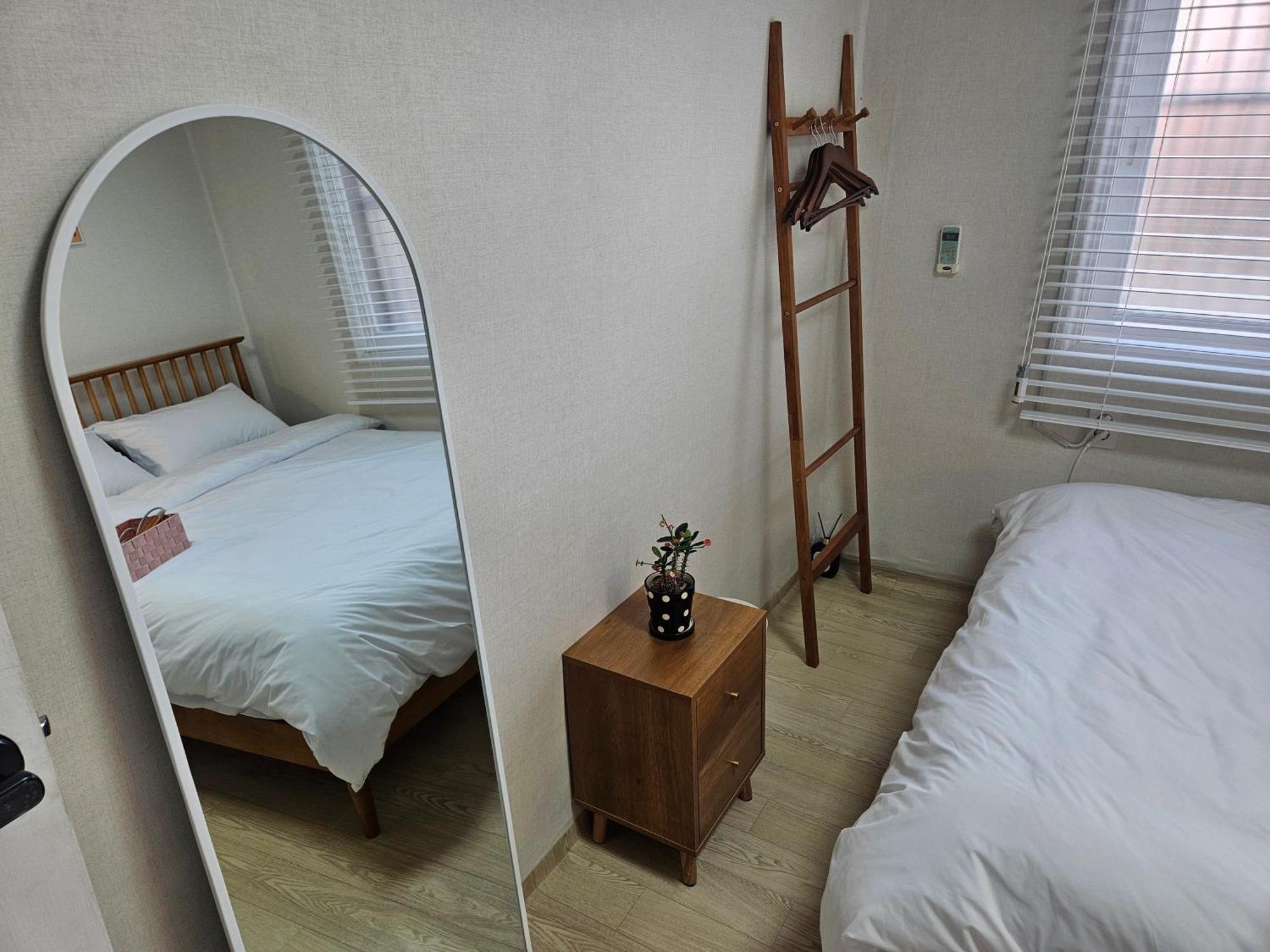 Homestay Near Ktx Station #5min Walk #up To 5 Guests Busan