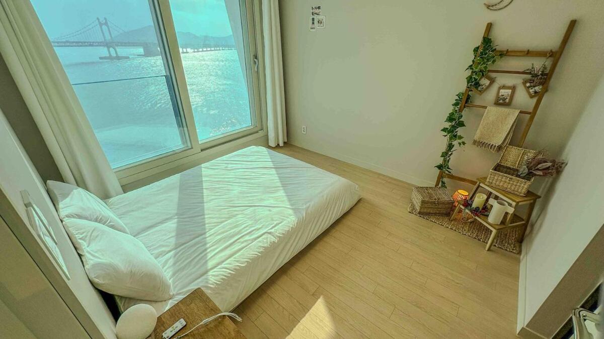 Harmony Gwangan Bridge Front View Apartment Busan