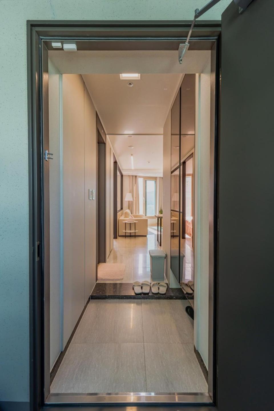 The Flow Apartment *