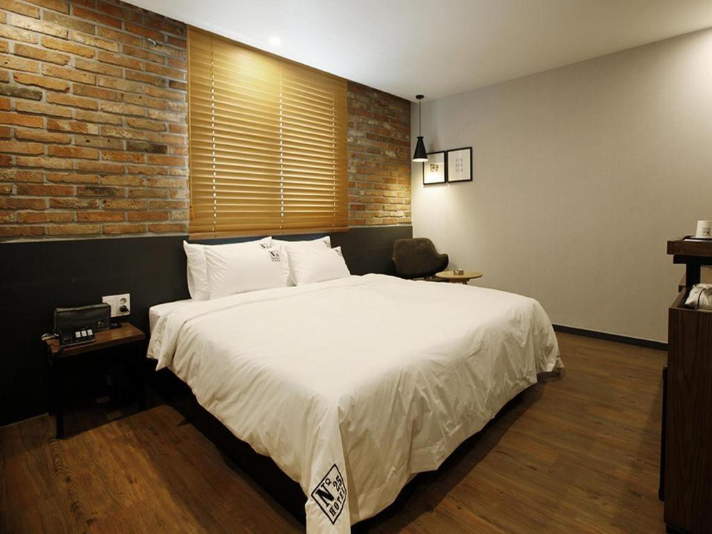 No. 25 Myeongji Oceanc Business