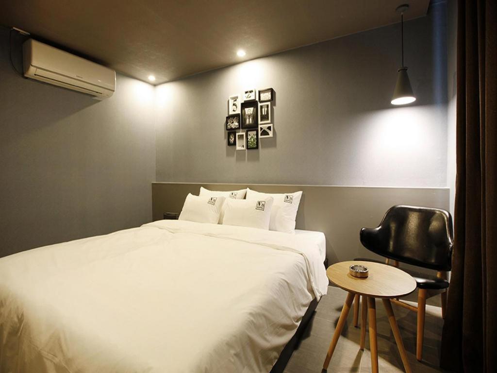 Hotel No. 25 Myeongji Oceanc Business 2*