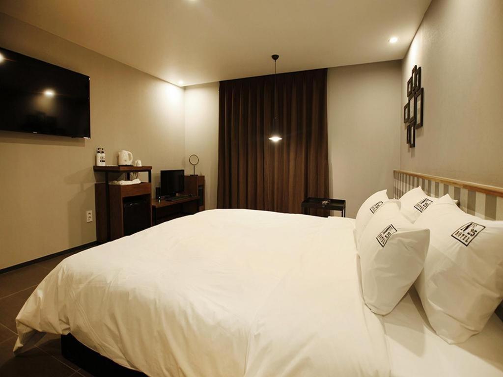 Hotel No. 25 Myeongji Oceanc Business