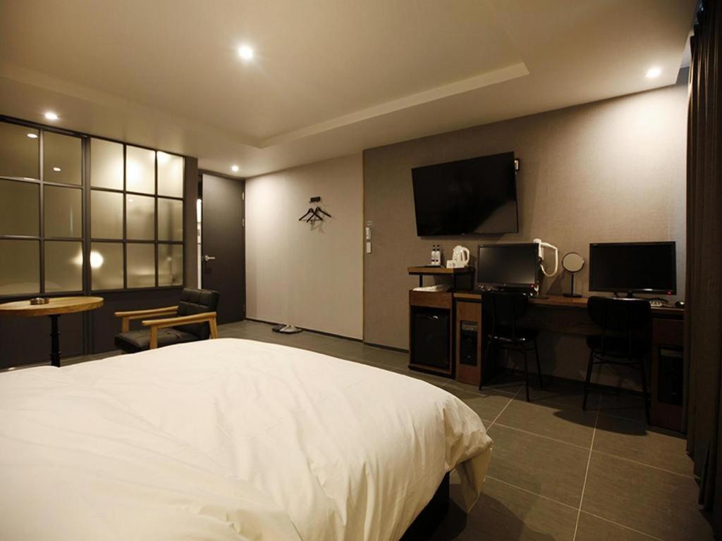 Hotel No. 25 Myeongji Oceanc Business 2*