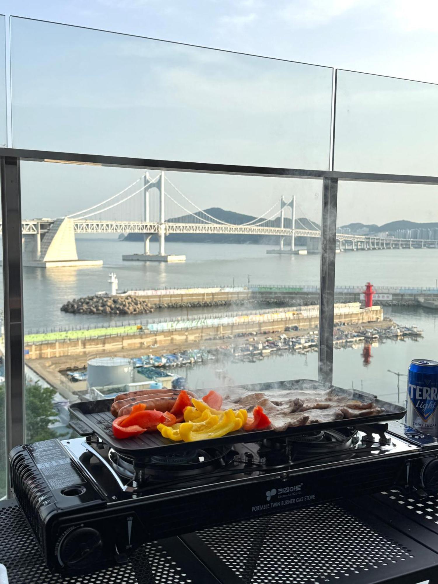 Gwangan Bridge Full View Terrace Penthouse Apartment