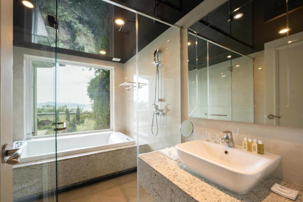Illua Hotel