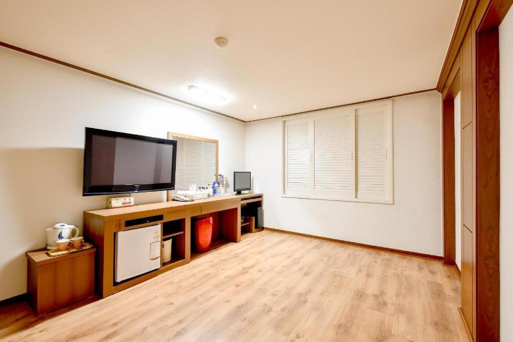 Orange 2* Busan