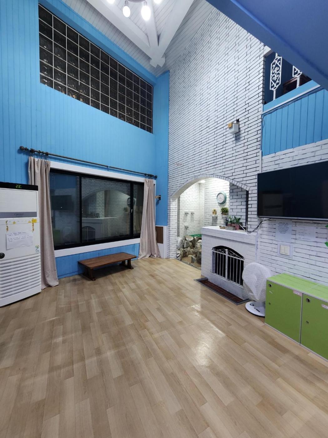 Beach Stay Guesthouse * Busan