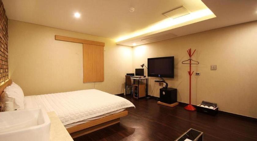 Motel Comma 2*