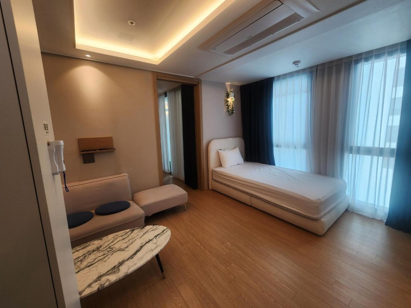 Aparthotel Elbon The With A1