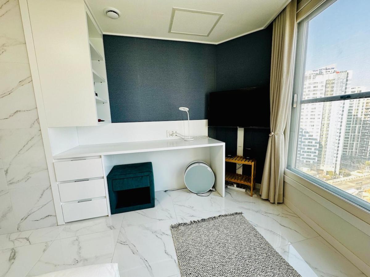 Cozy & Modern At The Apartment Busan