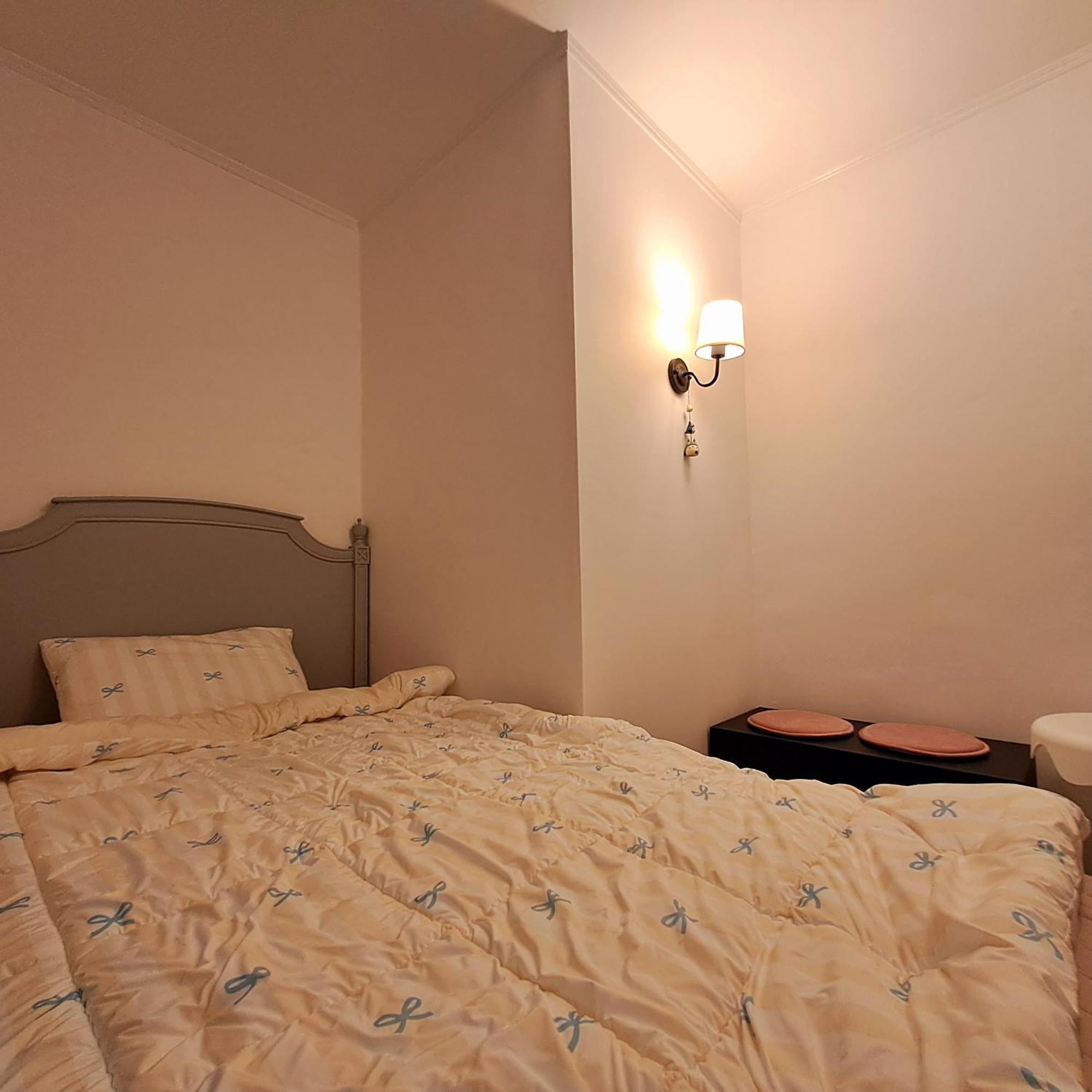 Gwangalli Yellow Door Apartment