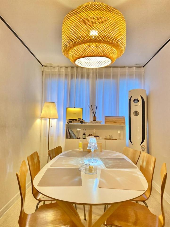 # 3room # 4bed # Gwangalli # Maximum 8 # Netflix # 120 Inch Beam Busan