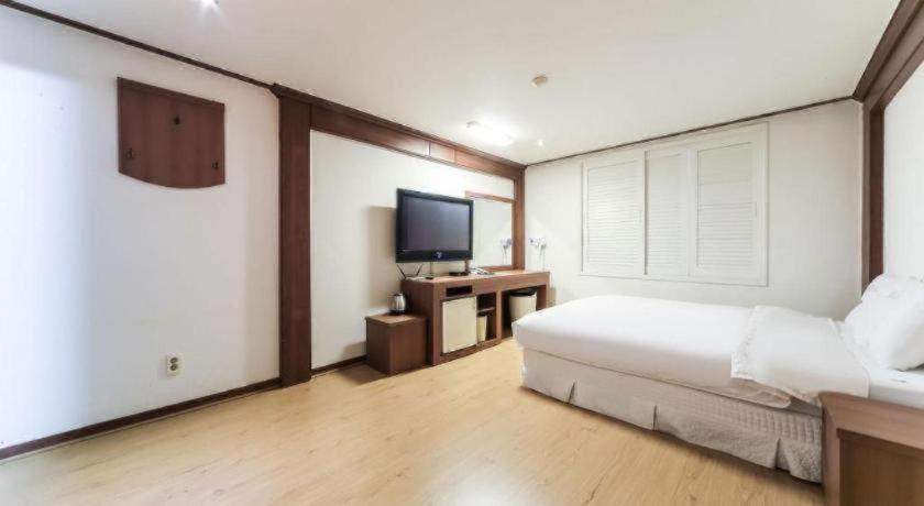 Orange Nhà nghỉ 2*