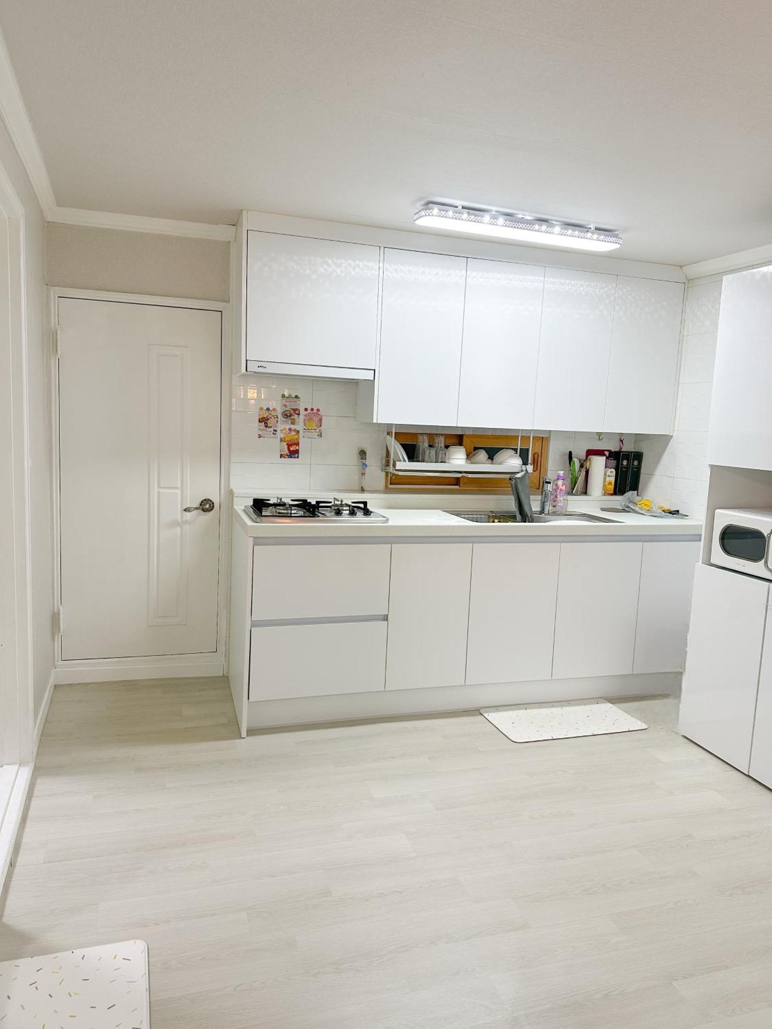 Apartment 3 House 1 Minute From Gwangalli Busan