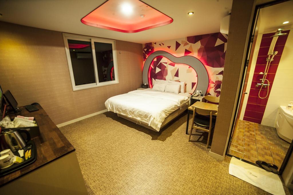 Oz Oncheonjang Motel