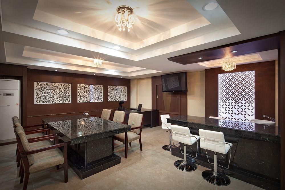 Press Hotel