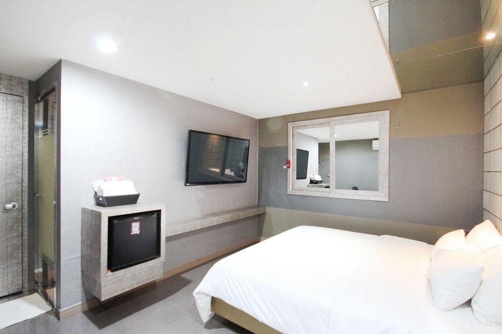 June Haeundae Motel