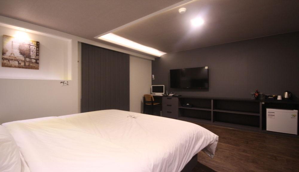 Hotel Gain