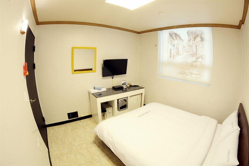 Hotel Jj 2*