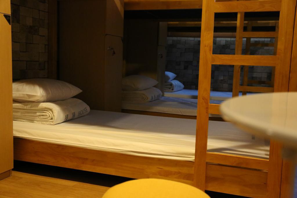 Hostel Yes *