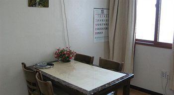 Dong Shin Hotel 2*