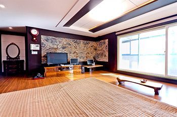 Comma Motel Busan