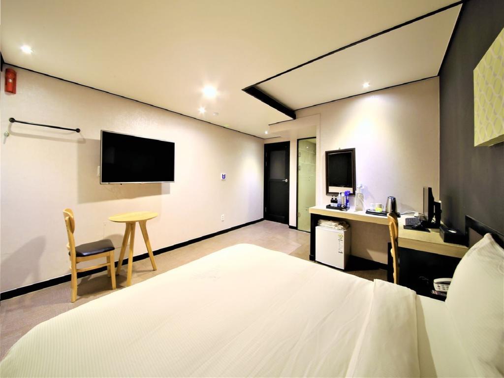 Elysee Busan