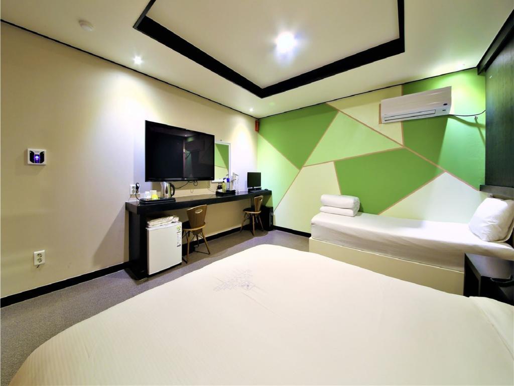 Elysee Hotel 3*