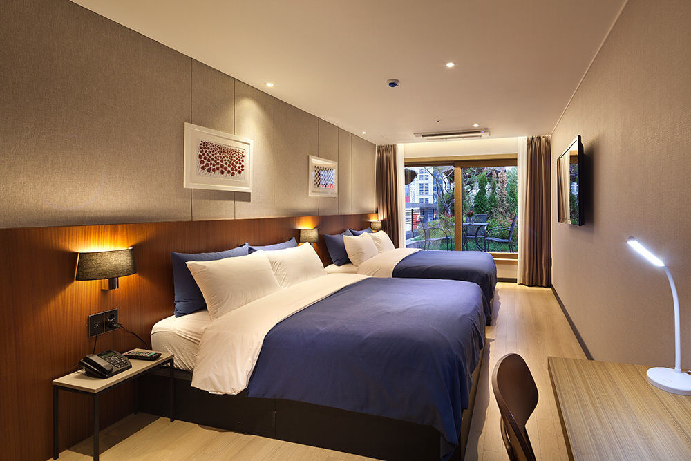 Brown Dot Hotel 3*