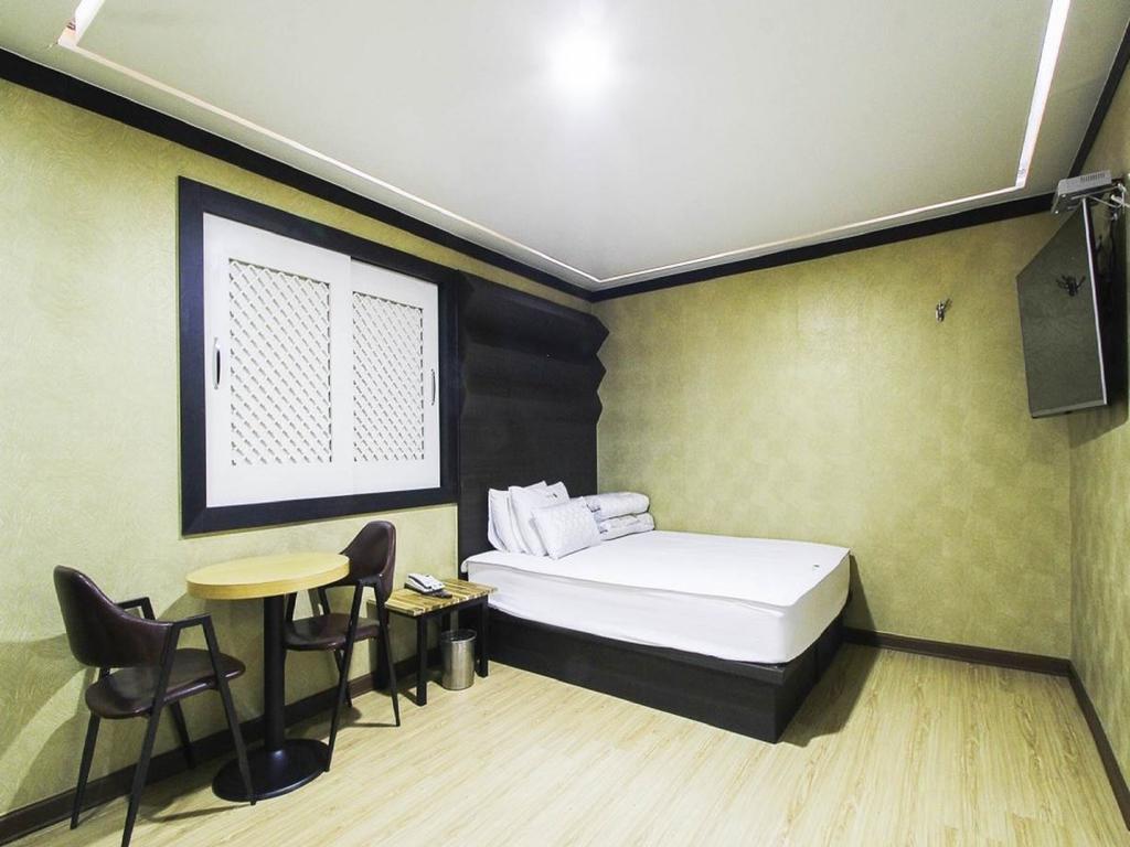 Shim Hotel