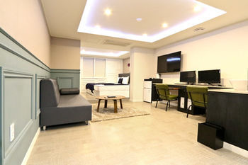 Haru Hotel