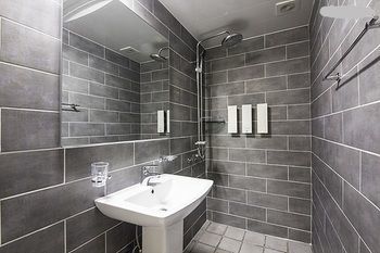 Cloud 9 Hotel 2*