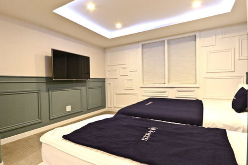 Haru Hotel