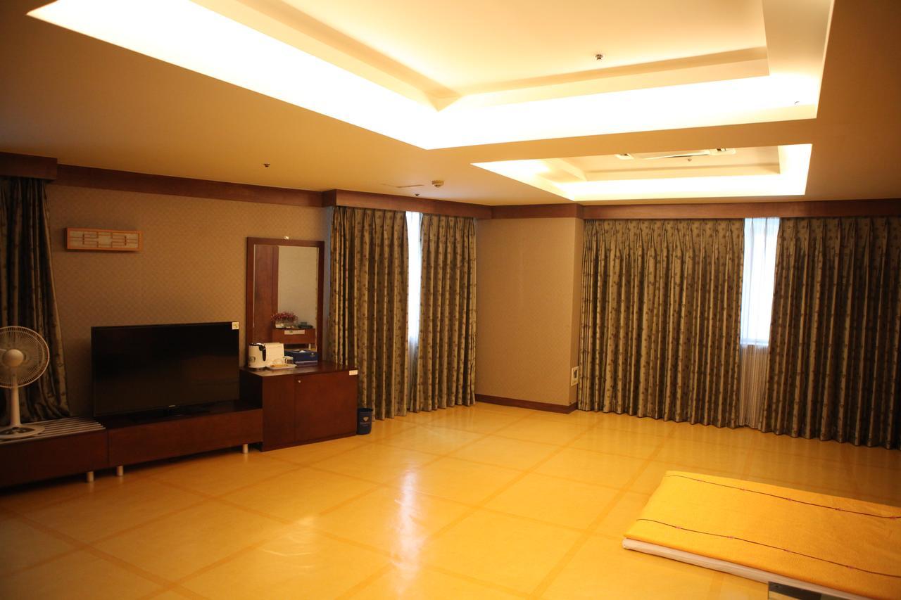 Diamond Tourist Hotel 3*