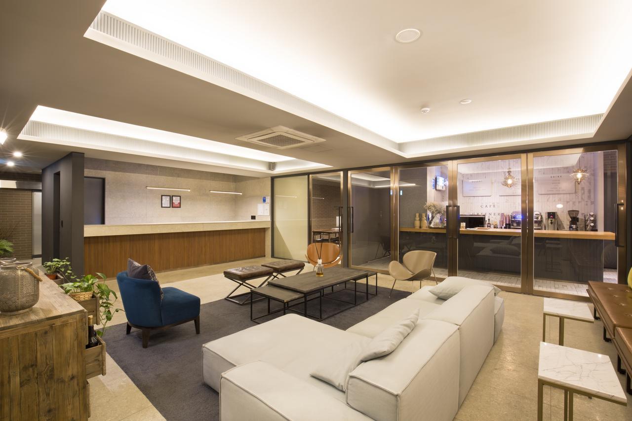Bay Hound Hotel 3*