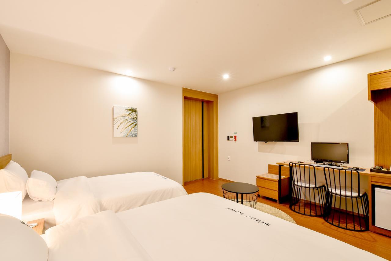 Blanc Business Motel