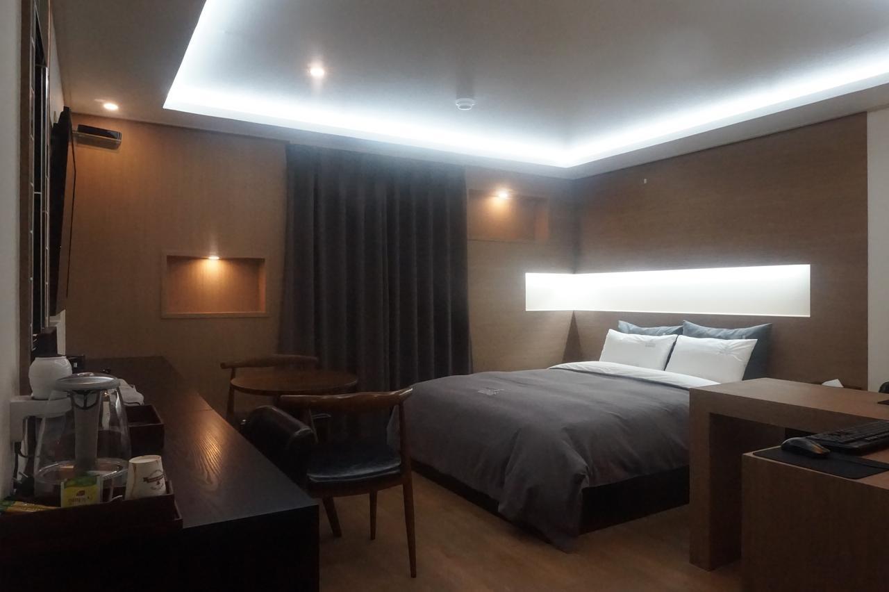 Louis Hotel