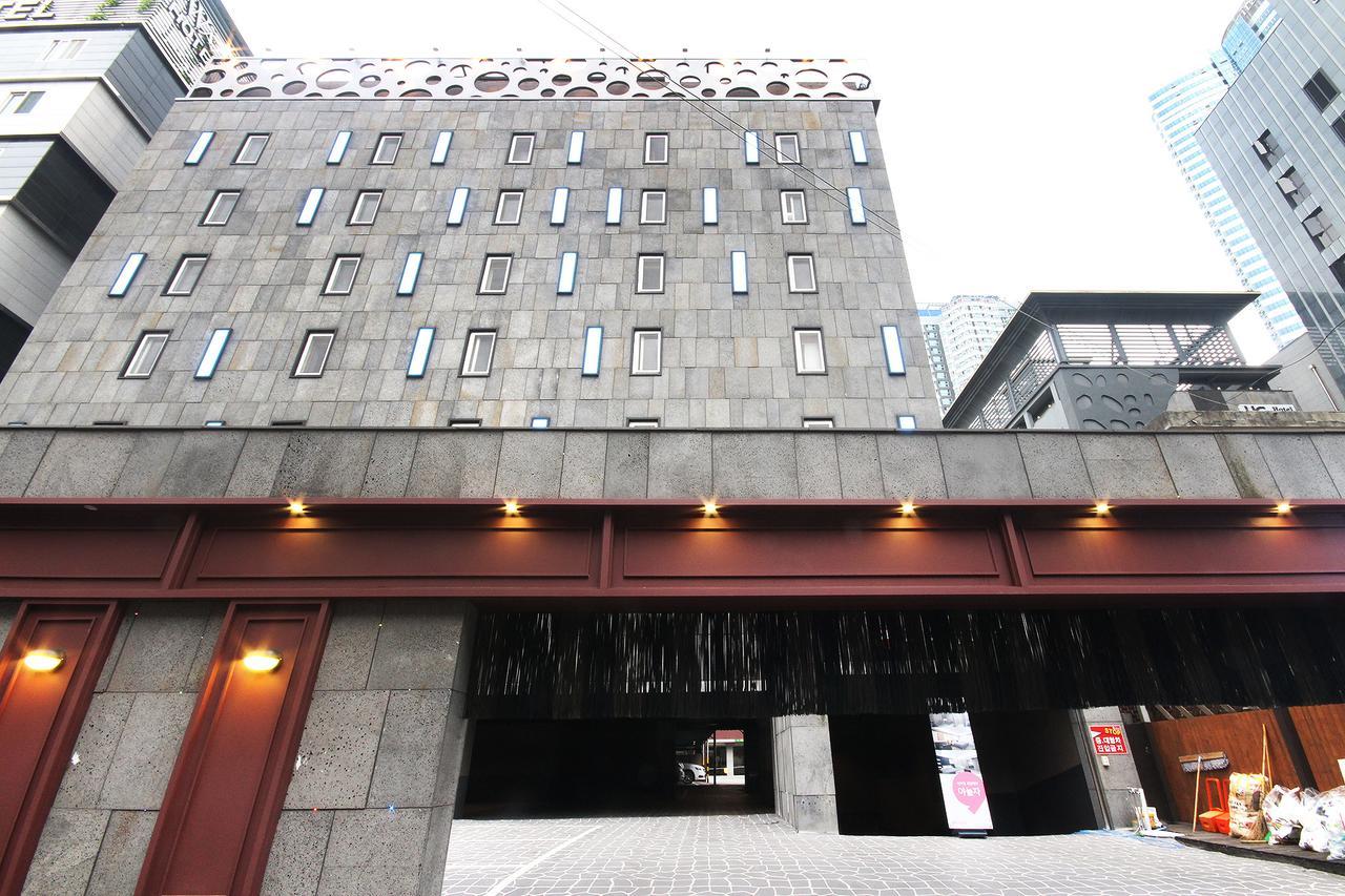 Louis Hotel 3*
