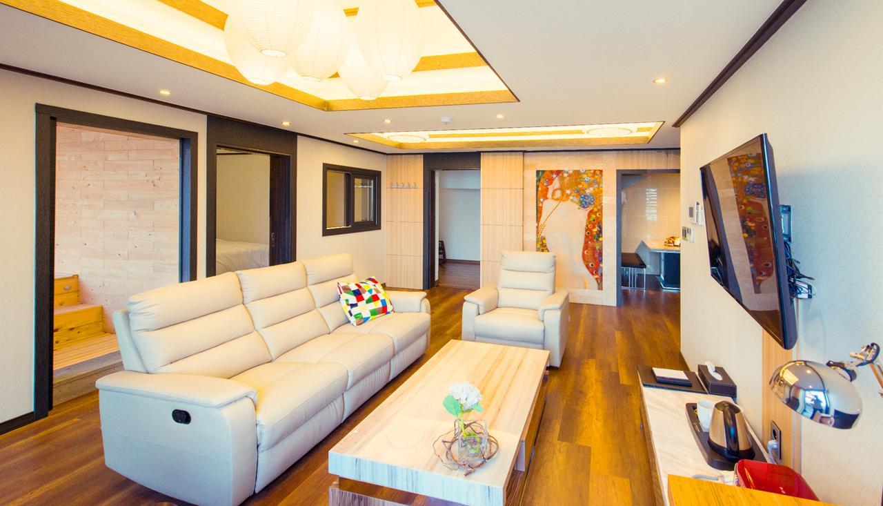 Sun & Moon Poolvilla *