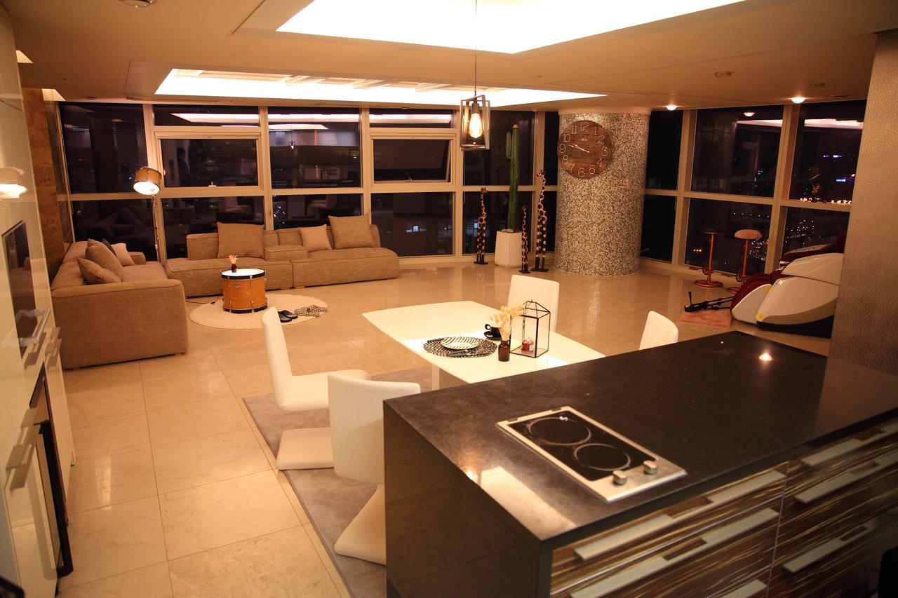 Haeundae Zenith Luxury Penthouse * Busan