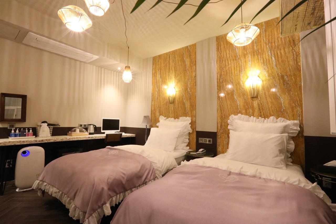 Hotel February Gangseo 2*
