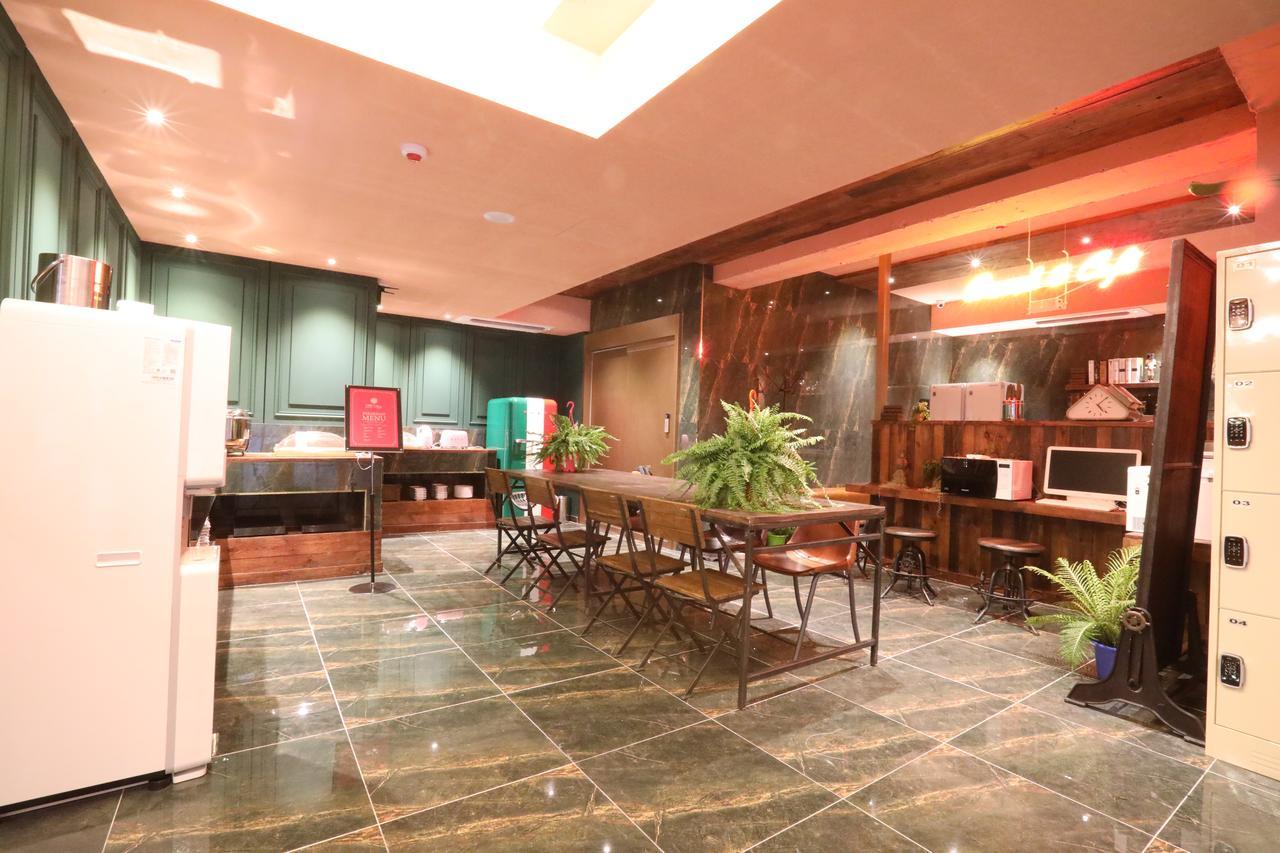 February Gangseo Hotel 2*
