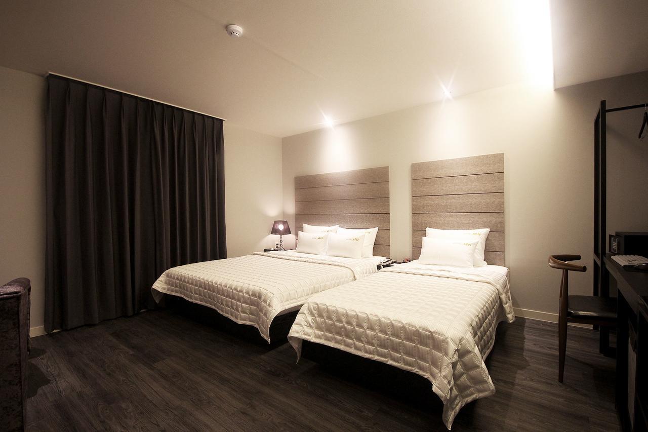 Mu Motel