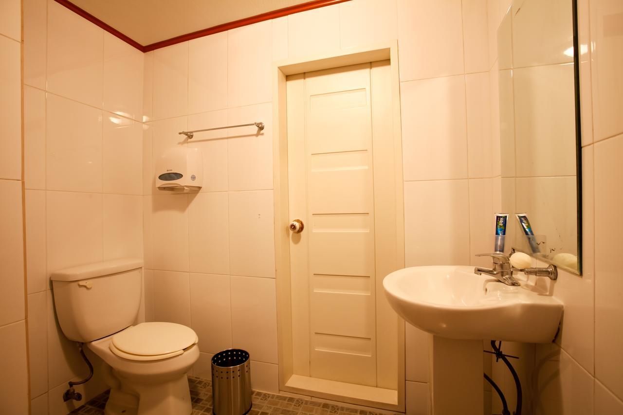 Gwangan Blue Moon Motel 2*
