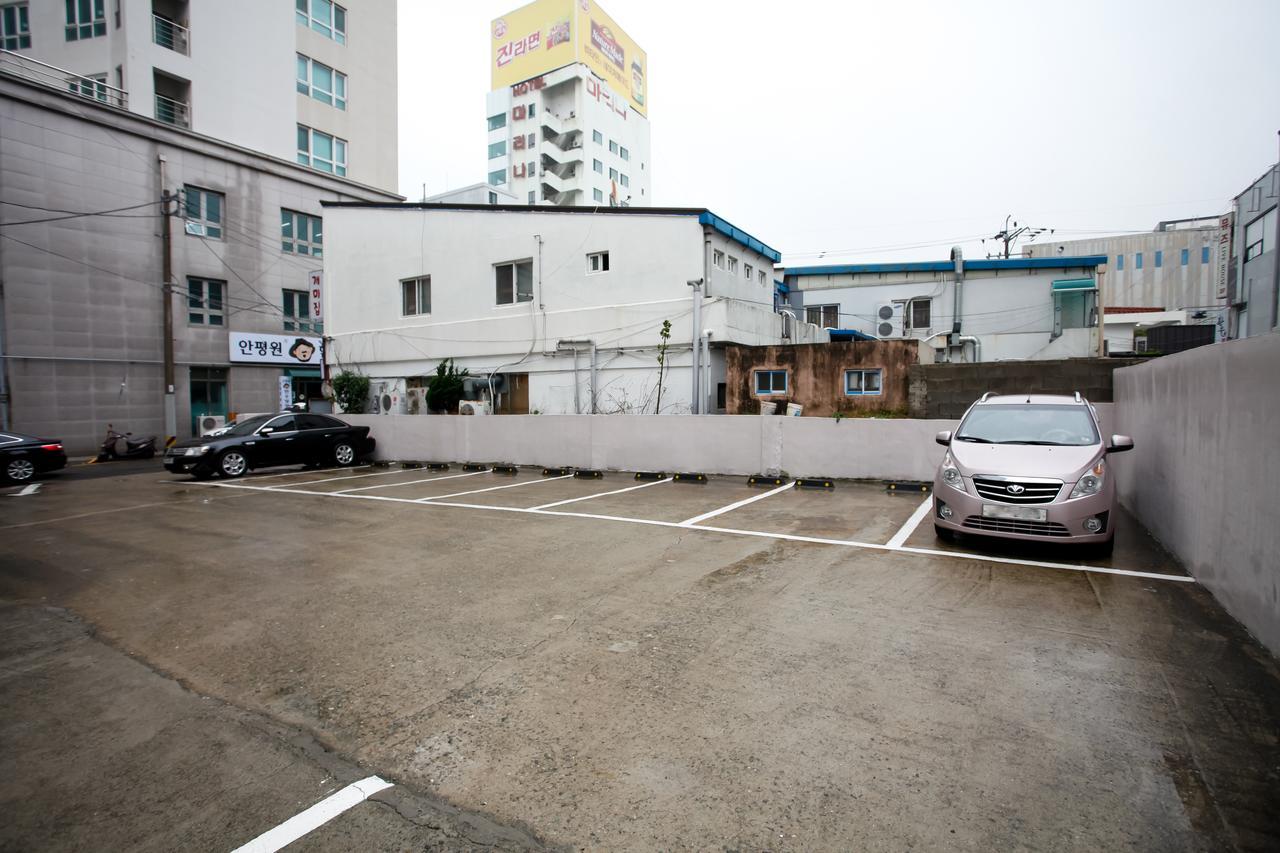 Gwangan Blue Moon Motel 2*