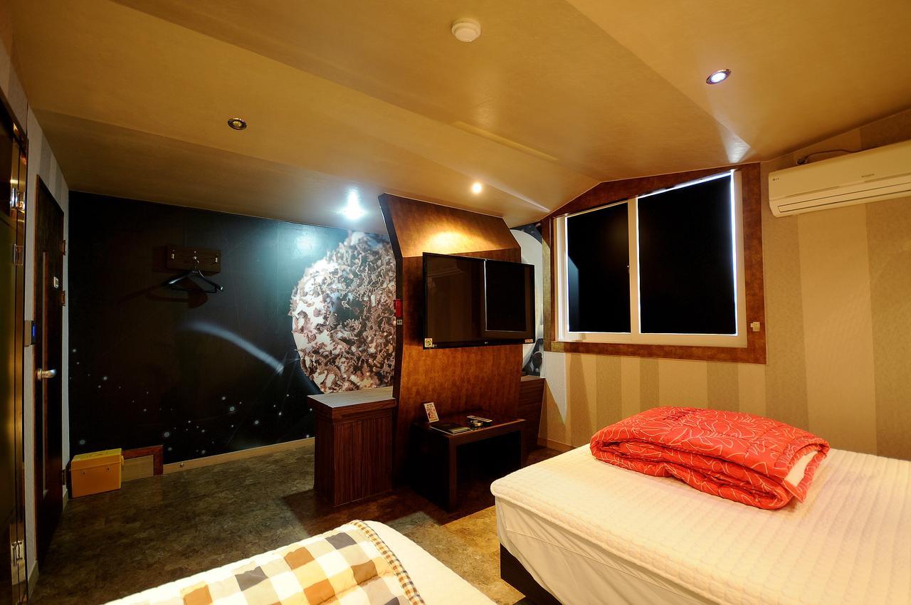 Motel Wow 2*