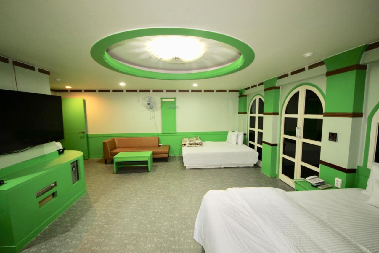 Click 21 Motel