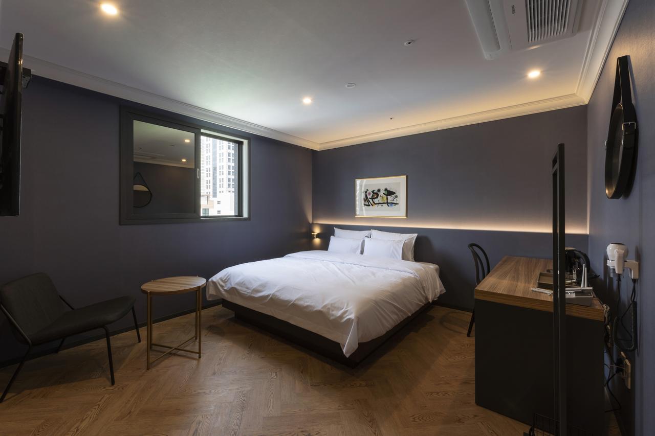 Seomyeon Brown-dot Gold Hotel Busan