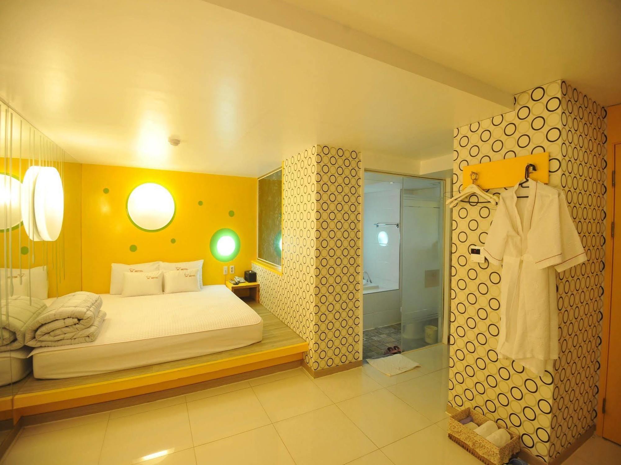 Hotel W