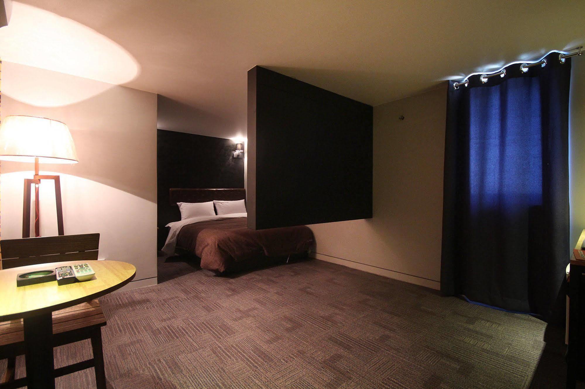 Motel The Lua Busan